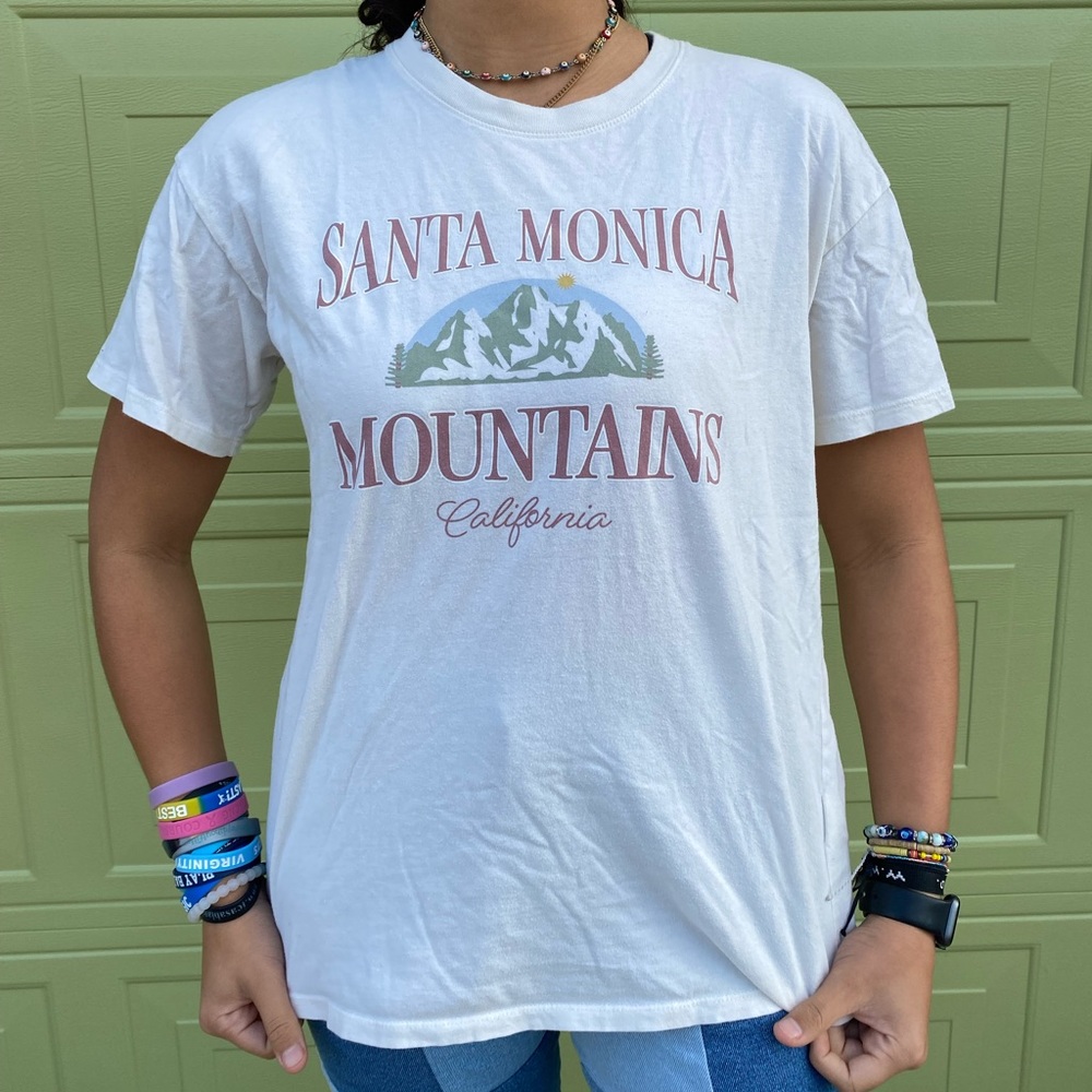 Hollister Womens Santa Monica Graphic T-Shirt Size XS Fits like a Small